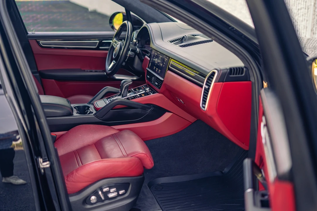 2019 Porsche 9Y0/9Y3 Cayenne Turbo - Image 2 of 31