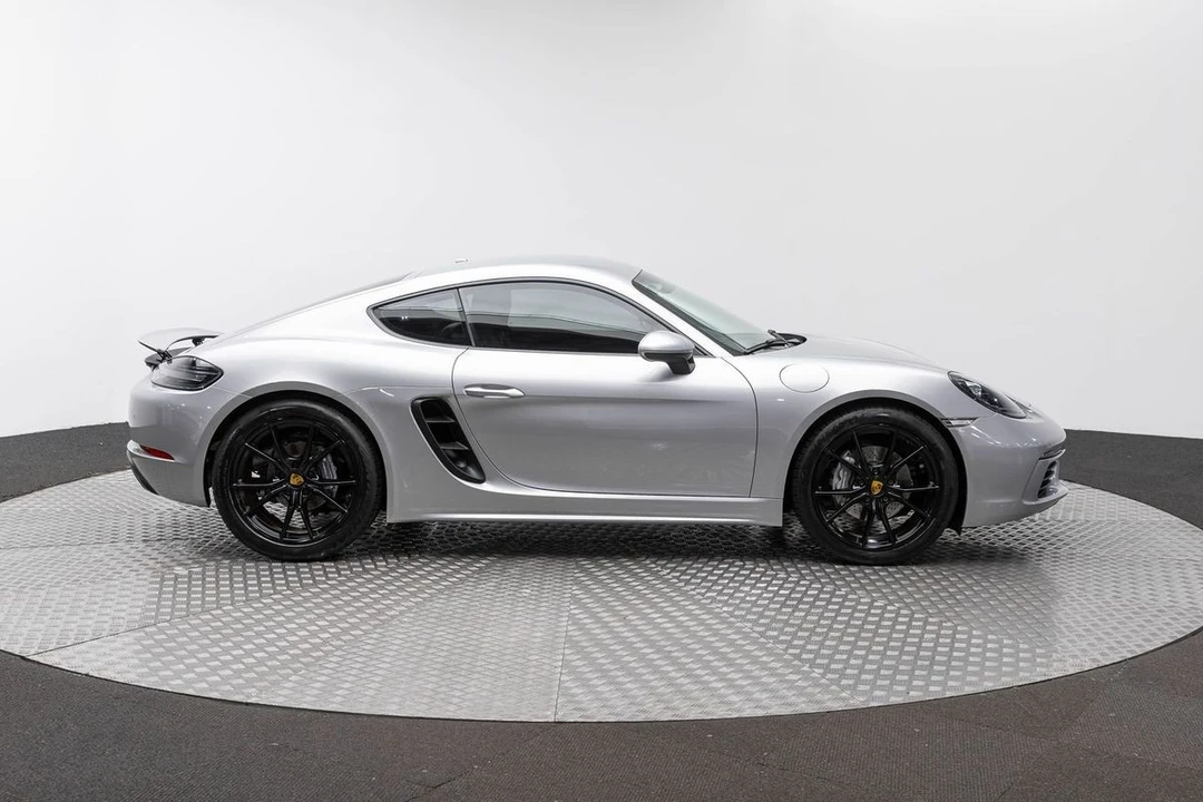 2019 Porsche 718 Cayman - Image 9 of 31