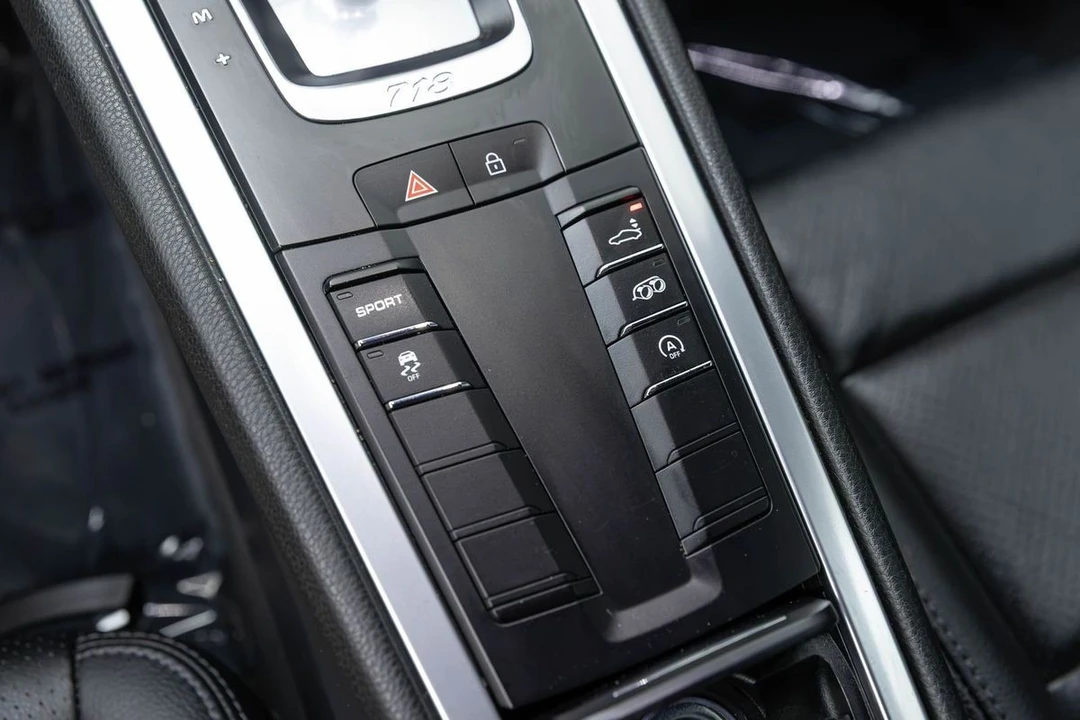 2019 Porsche 718 Cayman - Image 25 of 31