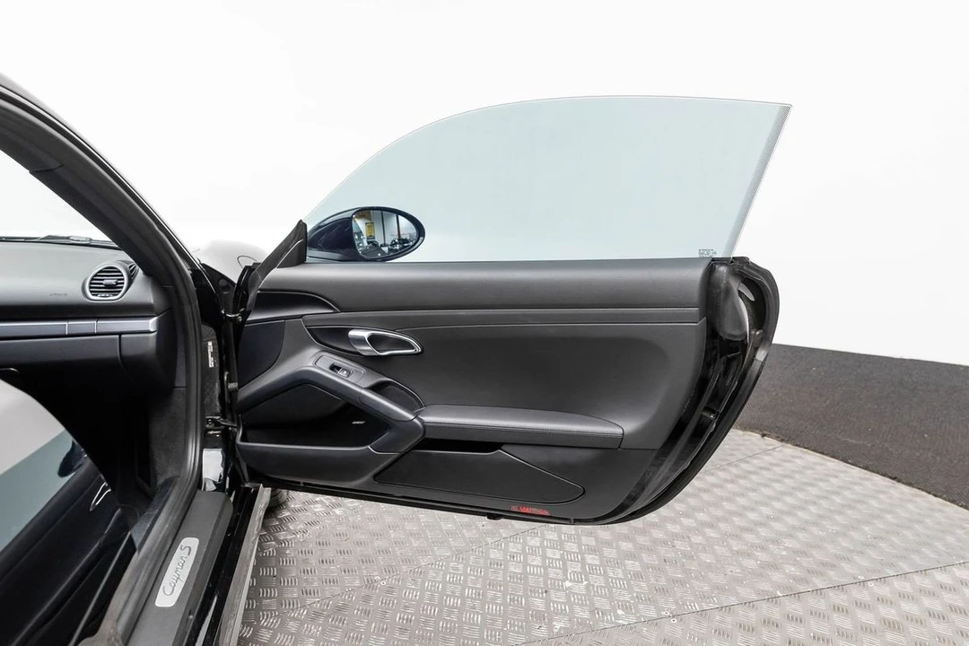 2019 Porsche 718 Cayman S - Image 11 of 31
