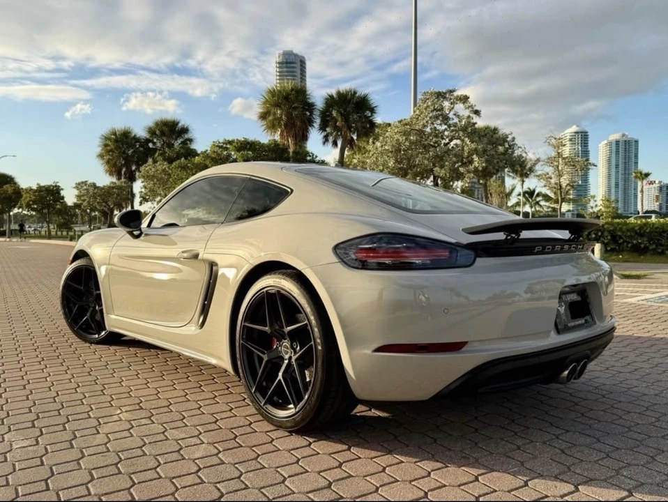 2019 Porsche 718 Cayman S - Image 8 of 17
