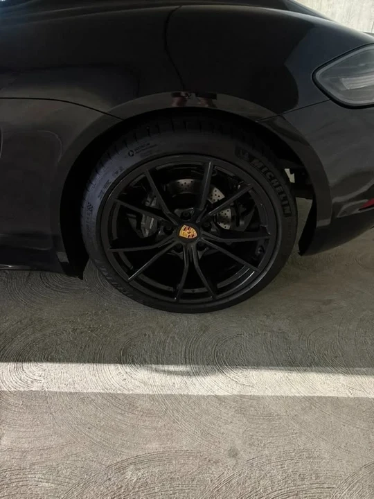 2019 Porsche 718 Cayman - Image 9 of 10