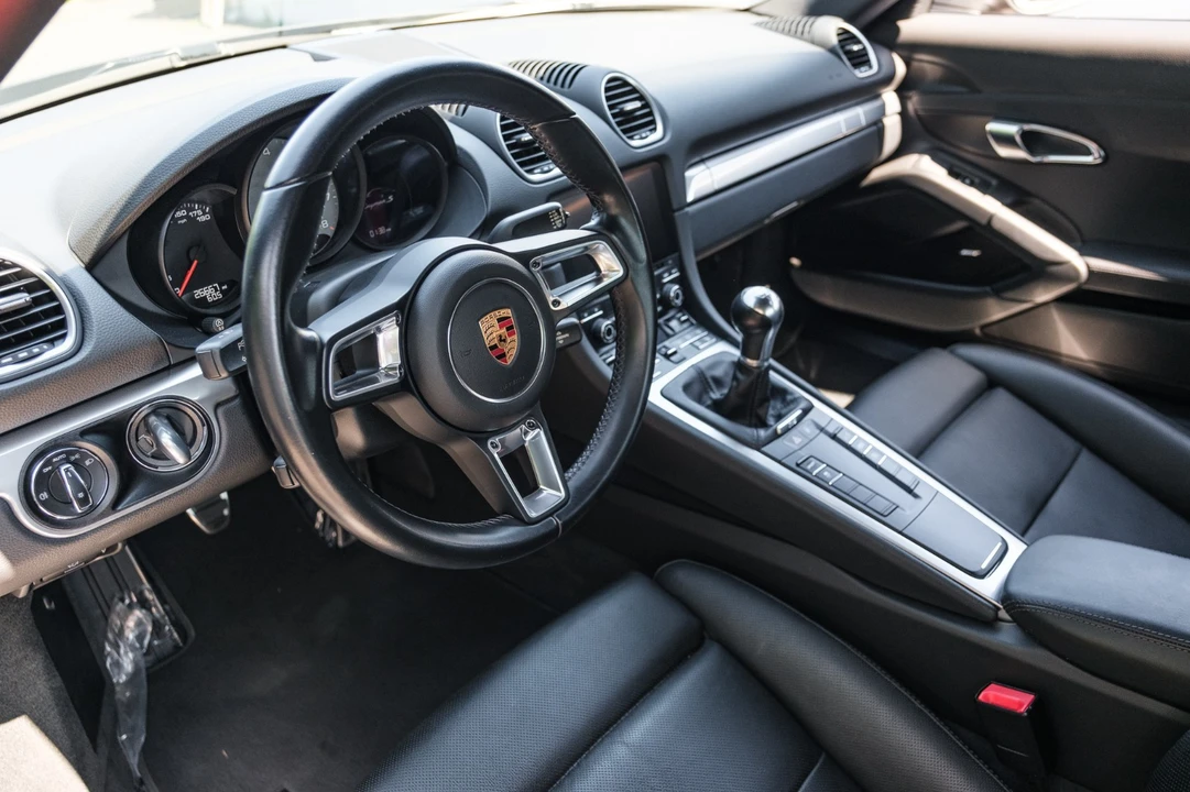 2019 Porsche 718 Cayman - Image 19 of 21