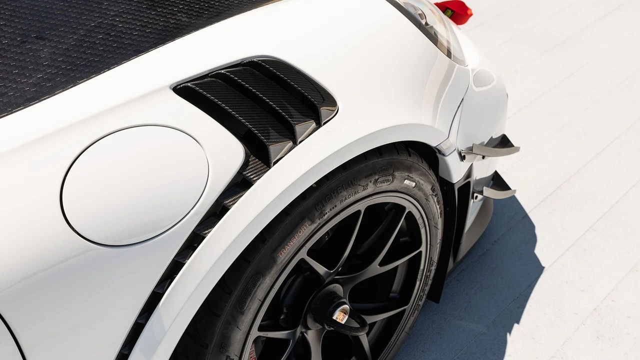 2019 Porsche 991 GT2 RS - Image 14 of 31