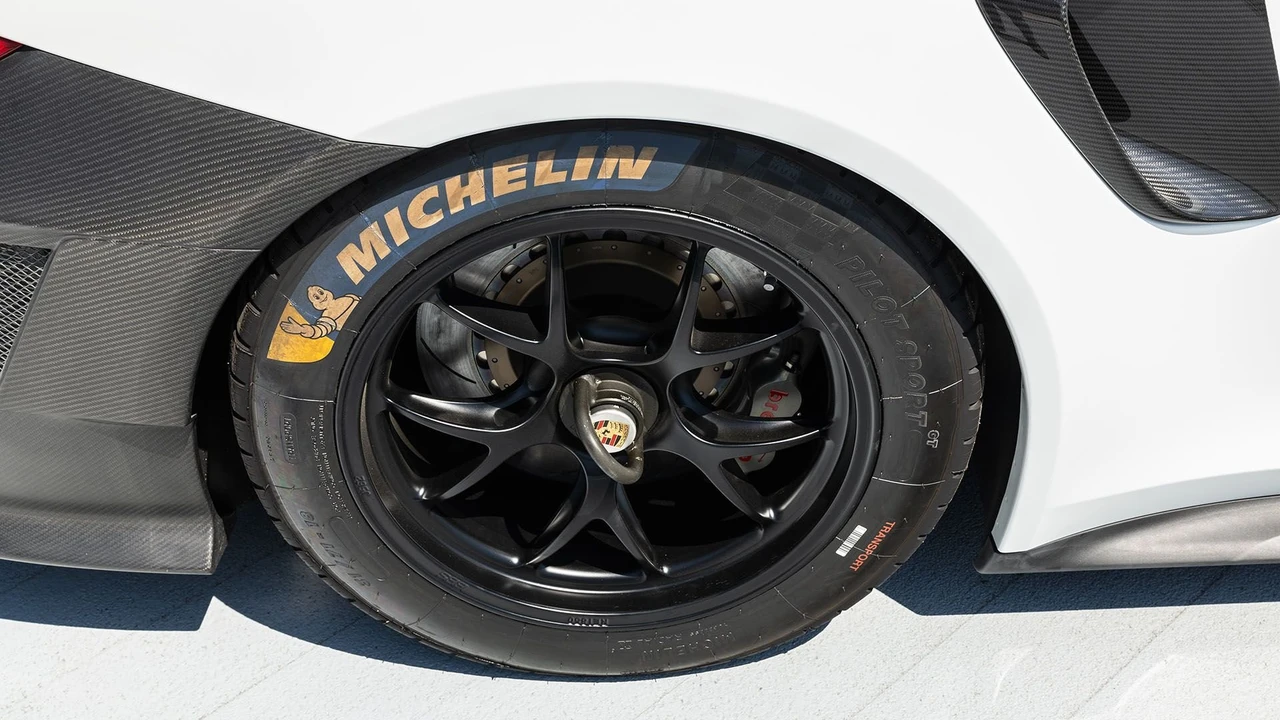 2019 Porsche 991 GT2 RS - Image 22 of 31