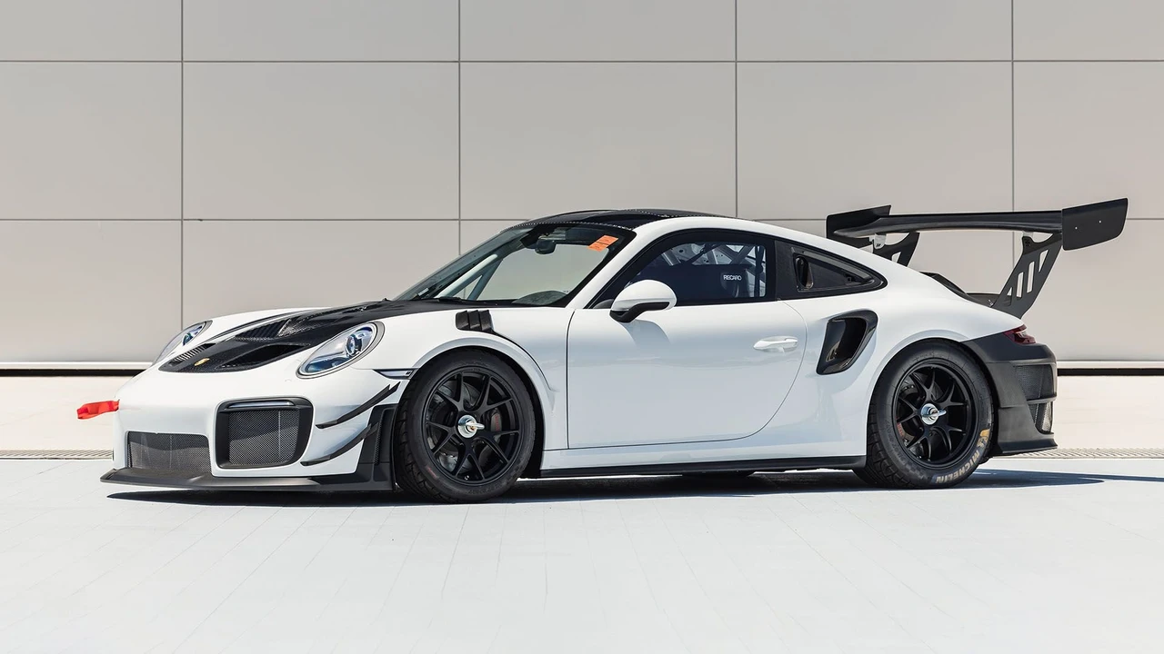 2019 Porsche 991 GT2 RS - Image 11 of 31