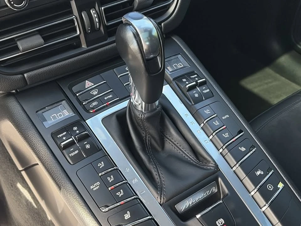 2019 Porsche Macan - Image 14 of 19