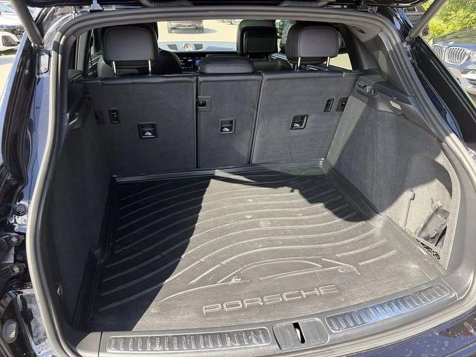 2019 Porsche Macan - Image 18 of 19