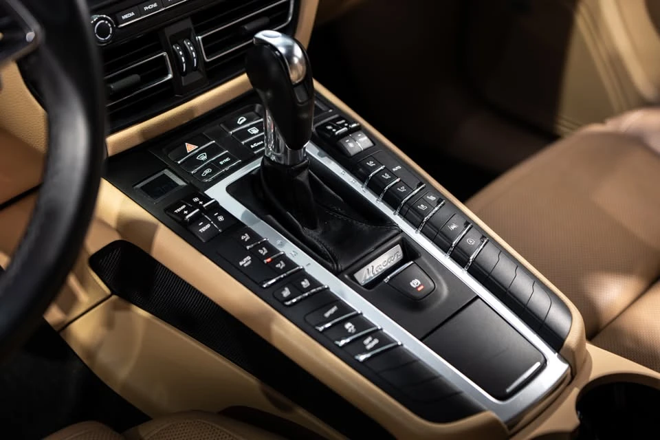 2019 Porsche Macan S - Image 11 of 17