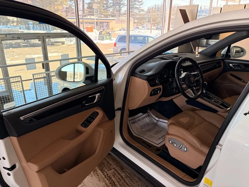 2019 Porsche Macan - Image 8 of 19