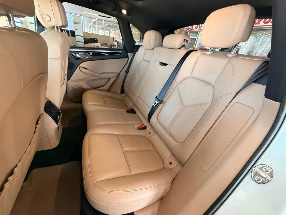2019 Porsche Macan - Image 11 of 19