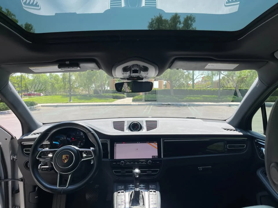 2019 Porsche Macan - Image 8 of 10