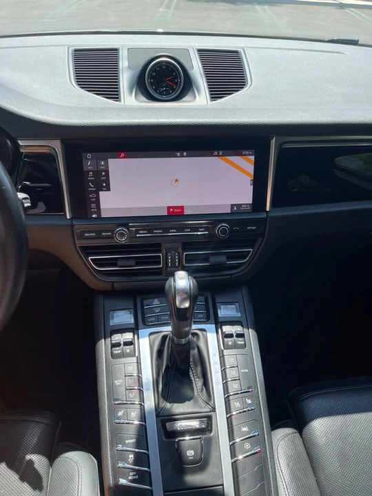 2019 Porsche Macan - Image 6 of 10