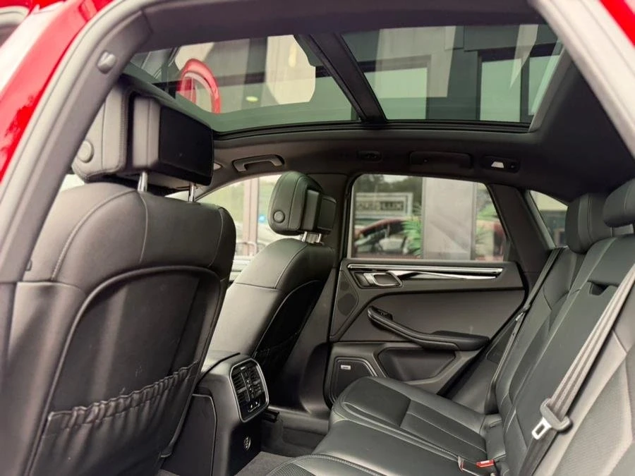 2019 Porsche Macan - Image 9 of 20