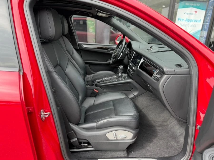 2019 Porsche Macan - Image 11 of 20