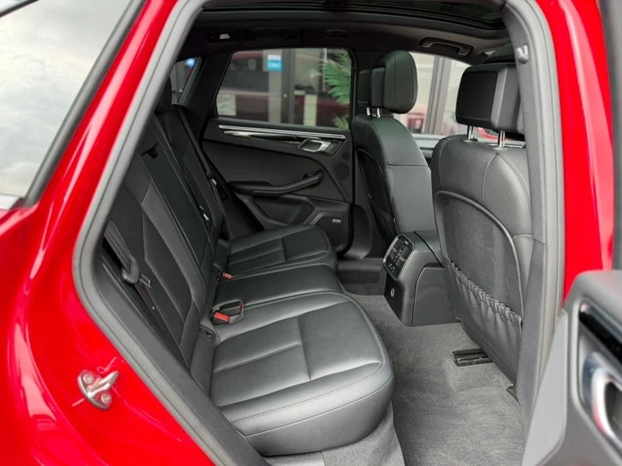 2019 Porsche Macan - Image 12 of 20