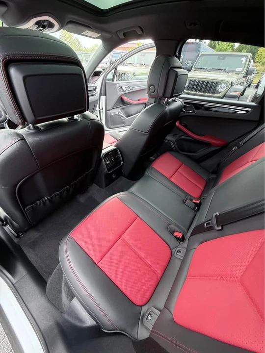 2019 Porsche Macan - Image 8 of 9
