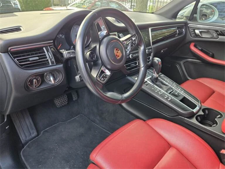2019 Porsche Macan - Image 6 of 9