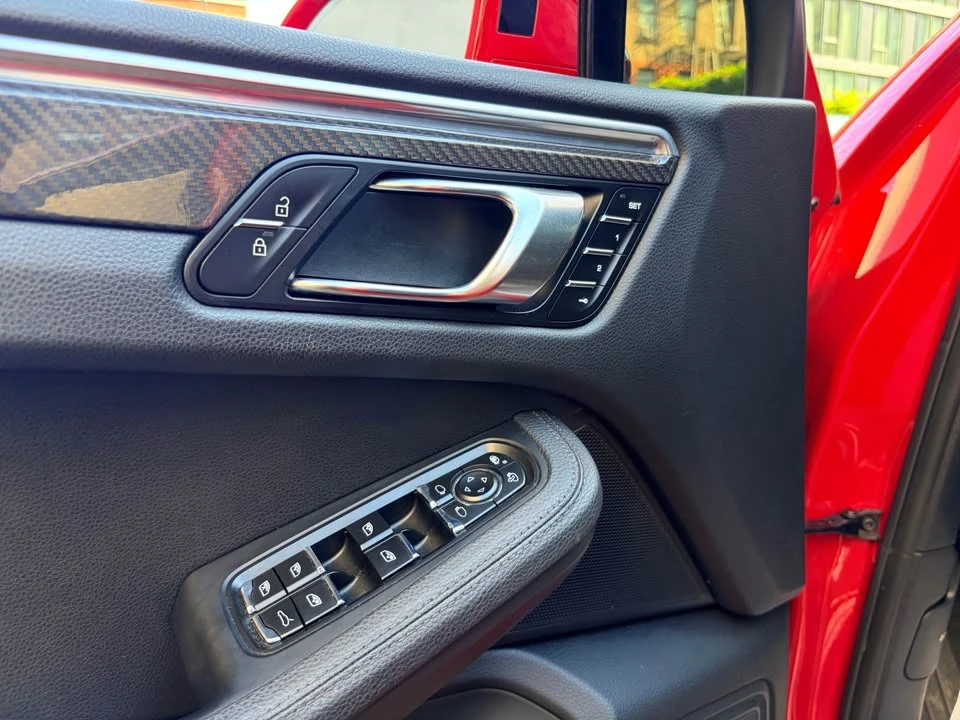 2019 Porsche Macan - Image 10 of 14