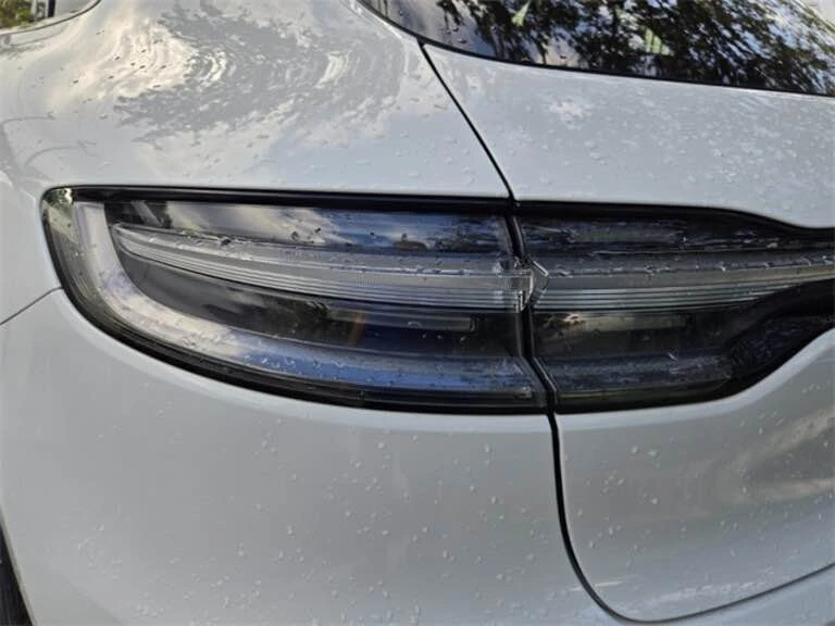 2019 Porsche Macan - Image 8 of 9