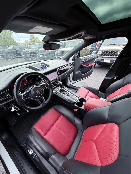 2019 Porsche Macan - Image 6 of 9