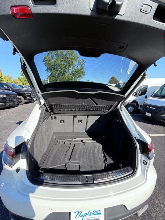2019 Porsche Macan - Image 5 of 8