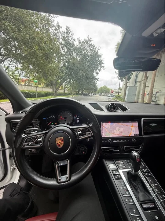 2019 Porsche Macan - Image 11 of 12