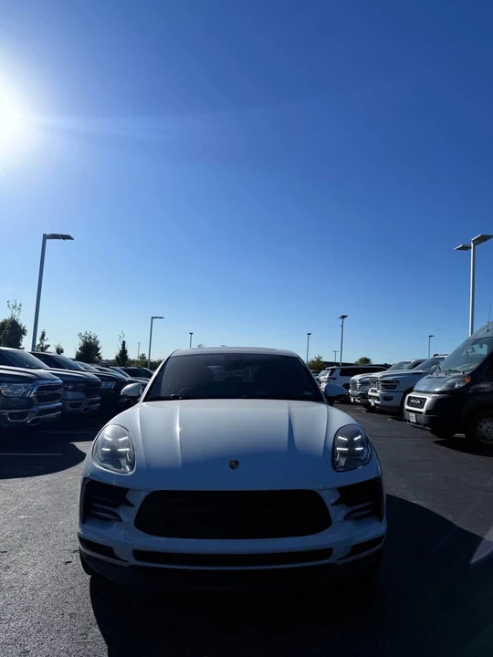 2019 Porsche Macan - Image 2 of 8