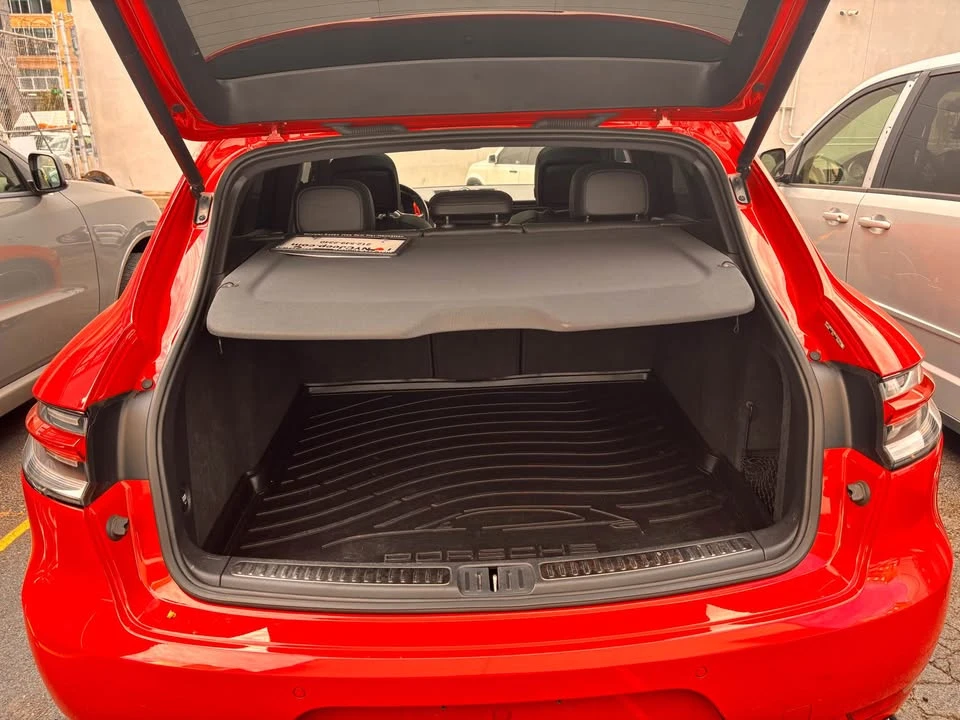 2019 Porsche Macan - Image 12 of 13