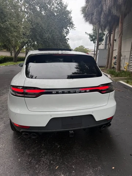2019 Porsche Macan - Image 8 of 12