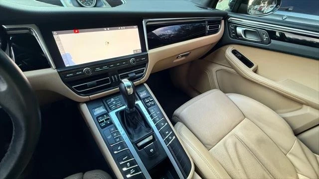 2019 Porsche Macan - Image 18 of 20