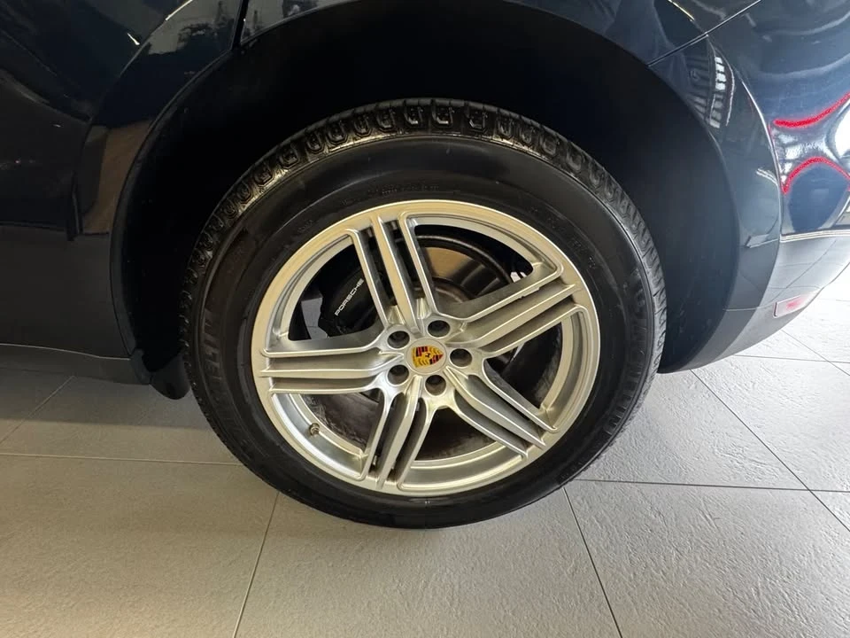 2019 Porsche Macan - Image 10 of 20