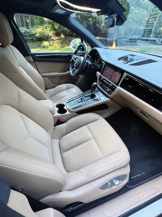 2019 Porsche Macan - Image 12 of 20