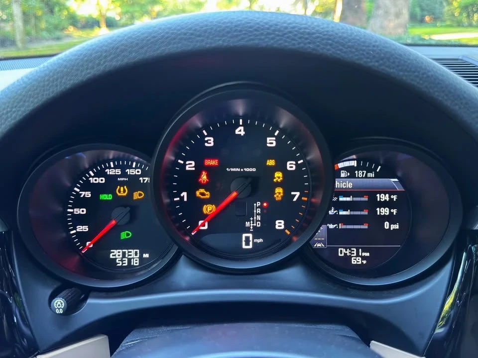 2019 Porsche Macan - Image 11 of 20