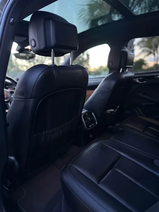 2019 Porsche Macan - Image 9 of 10