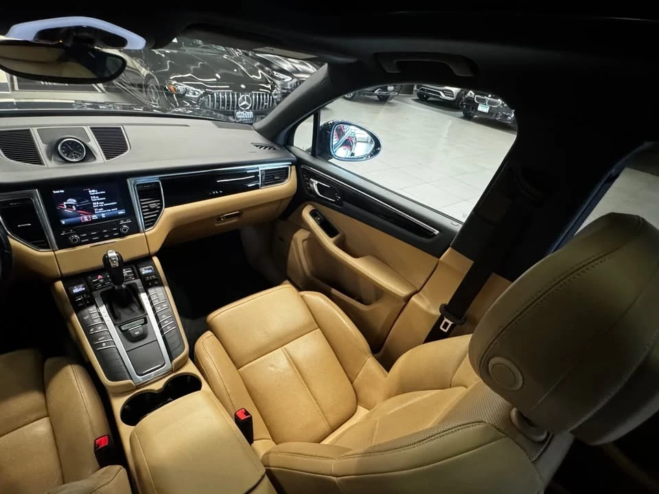2019 Porsche Macan - Image 14 of 20