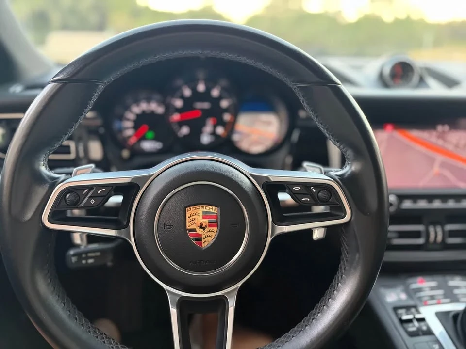 2019 Porsche Macan - Image 16 of 18