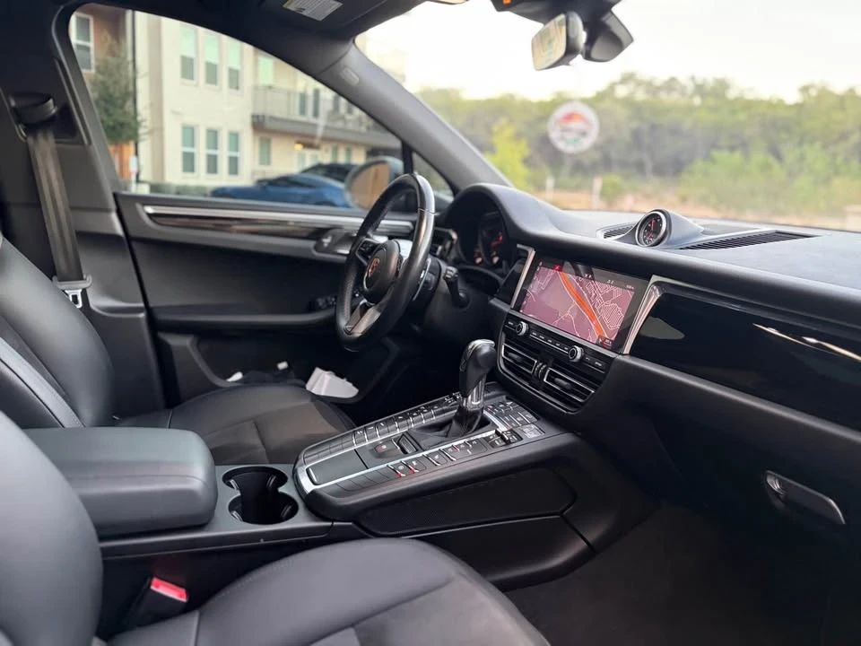 2019 Porsche Macan - Image 12 of 18