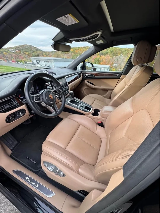 2019 Porsche Macan - Image 18 of 20