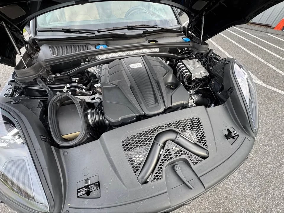 2019 Porsche Macan - Image 15 of 20