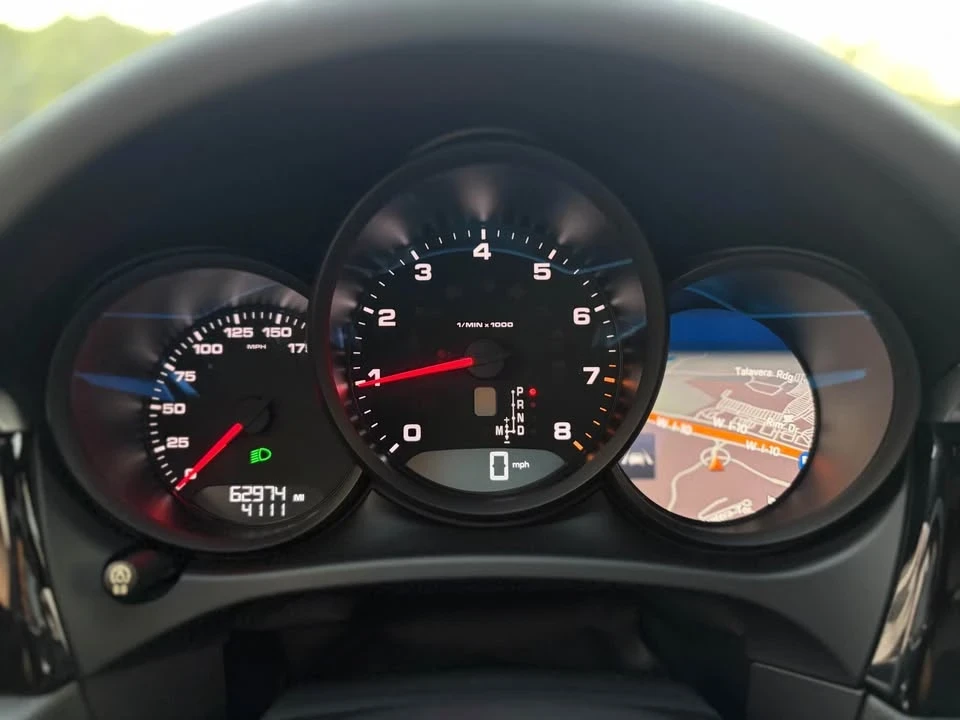 2019 Porsche Macan - Image 15 of 18