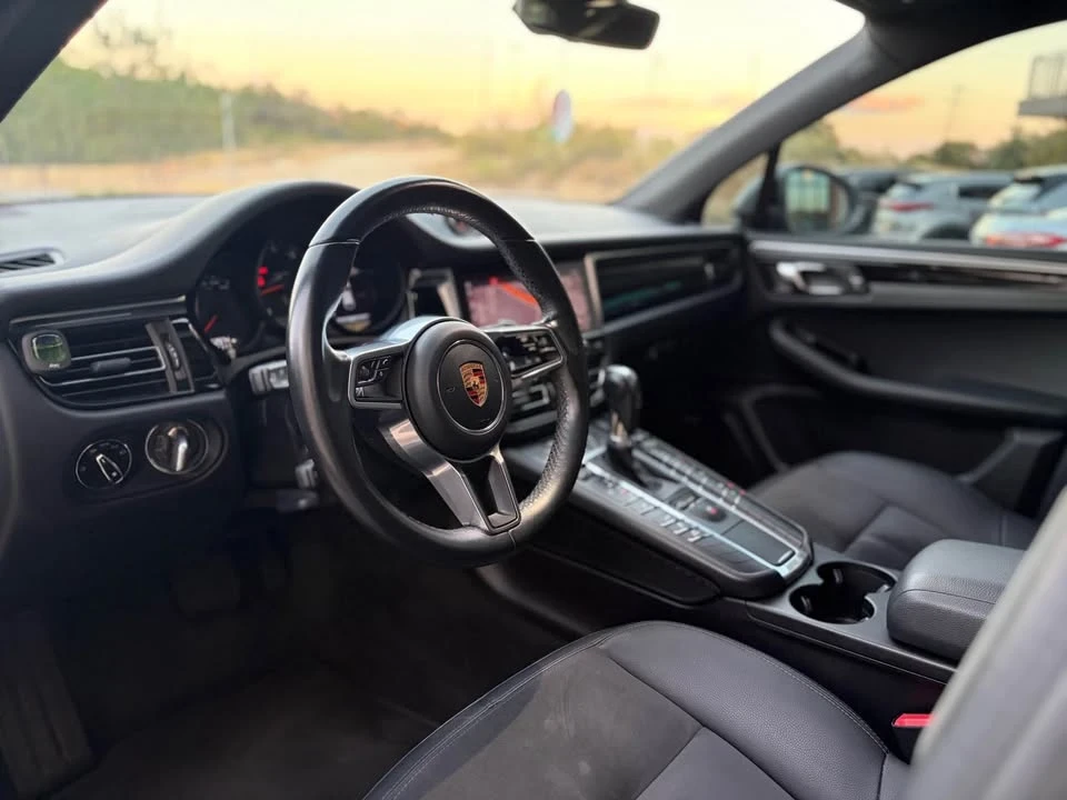 2019 Porsche Macan - Image 11 of 18