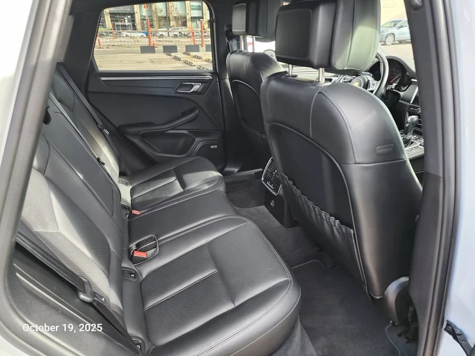 2019 Porsche Macan - Image 8 of 12