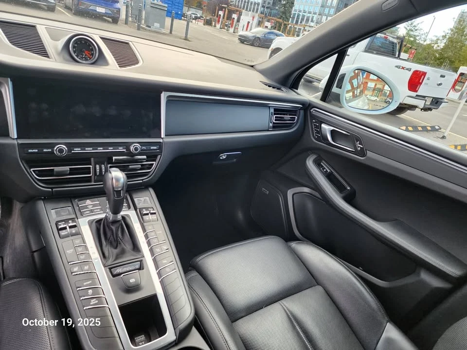 2019 Porsche Macan - Image 11 of 12