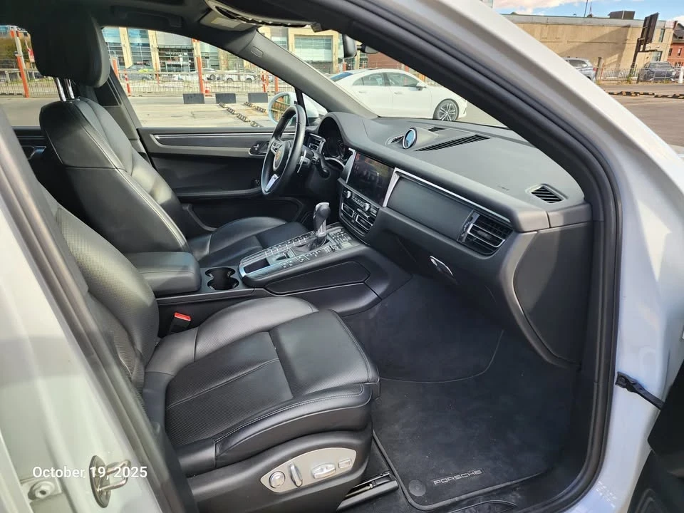2019 Porsche Macan - Image 9 of 12