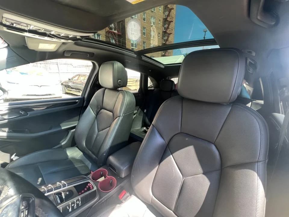 2019 Porsche Macan - Image 14 of 15