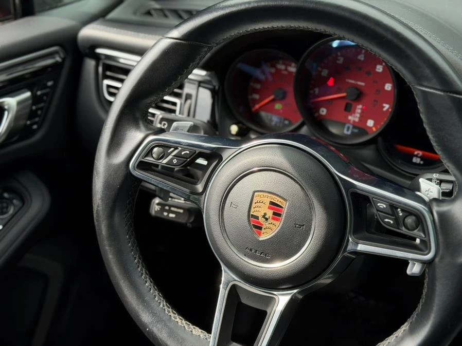 2019 Porsche Macan - Image 19 of 20
