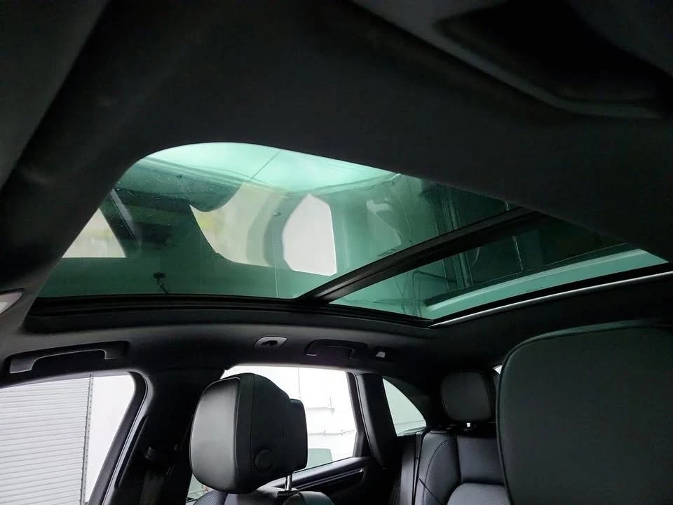 2019 Porsche Macan - Image 15 of 20