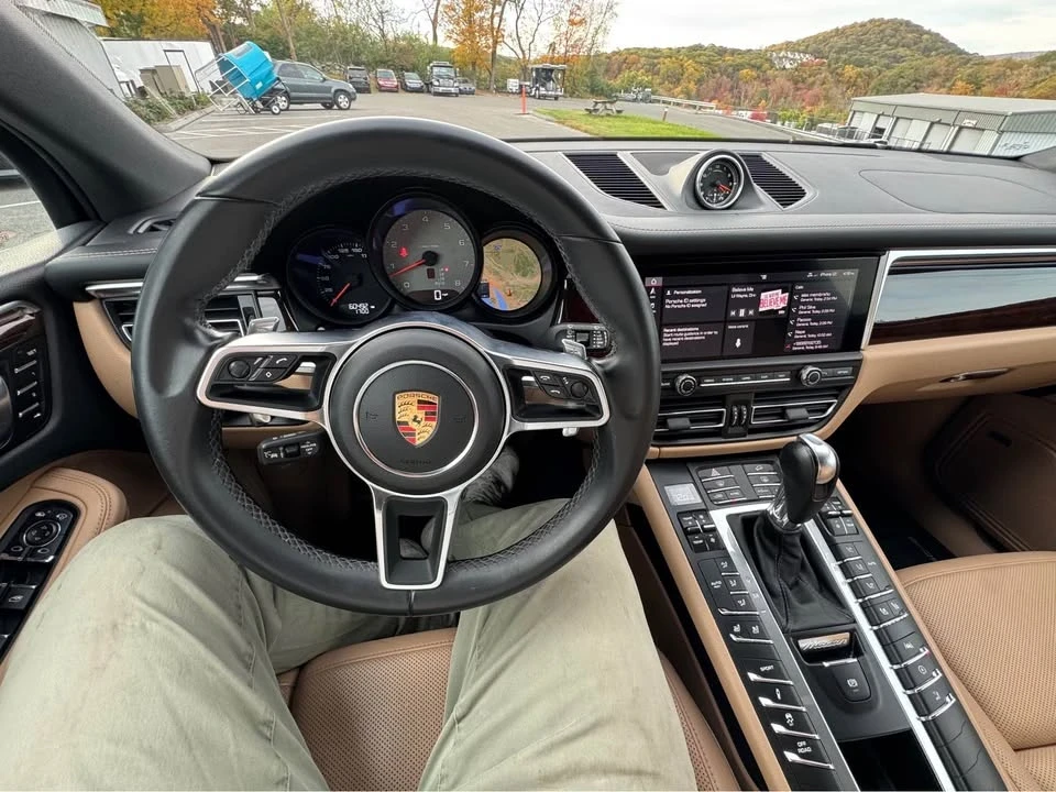 2019 Porsche Macan - Image 16 of 20