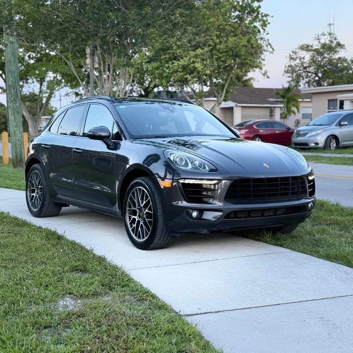 2019 Porsche Macan - Image 2 of 10